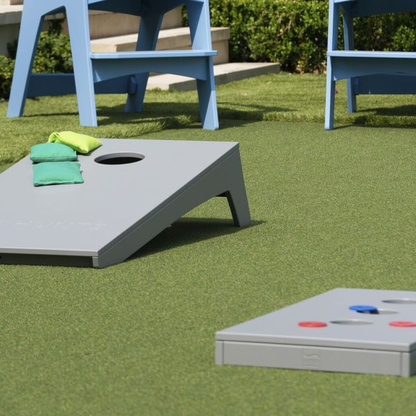 CORNHOLE TOSS